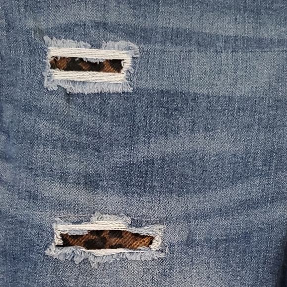 INC International Concepts Blue Distressed Leopard Patch Boyfriend Jean Size 8 - Picture 2 of 8